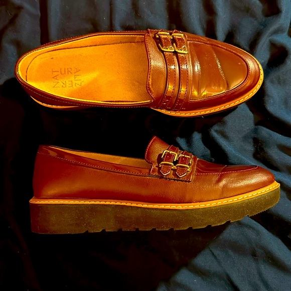 🍏 3 for $25 // Naturalizer 8W Burgundy Loafers - Picture 1 of 6
